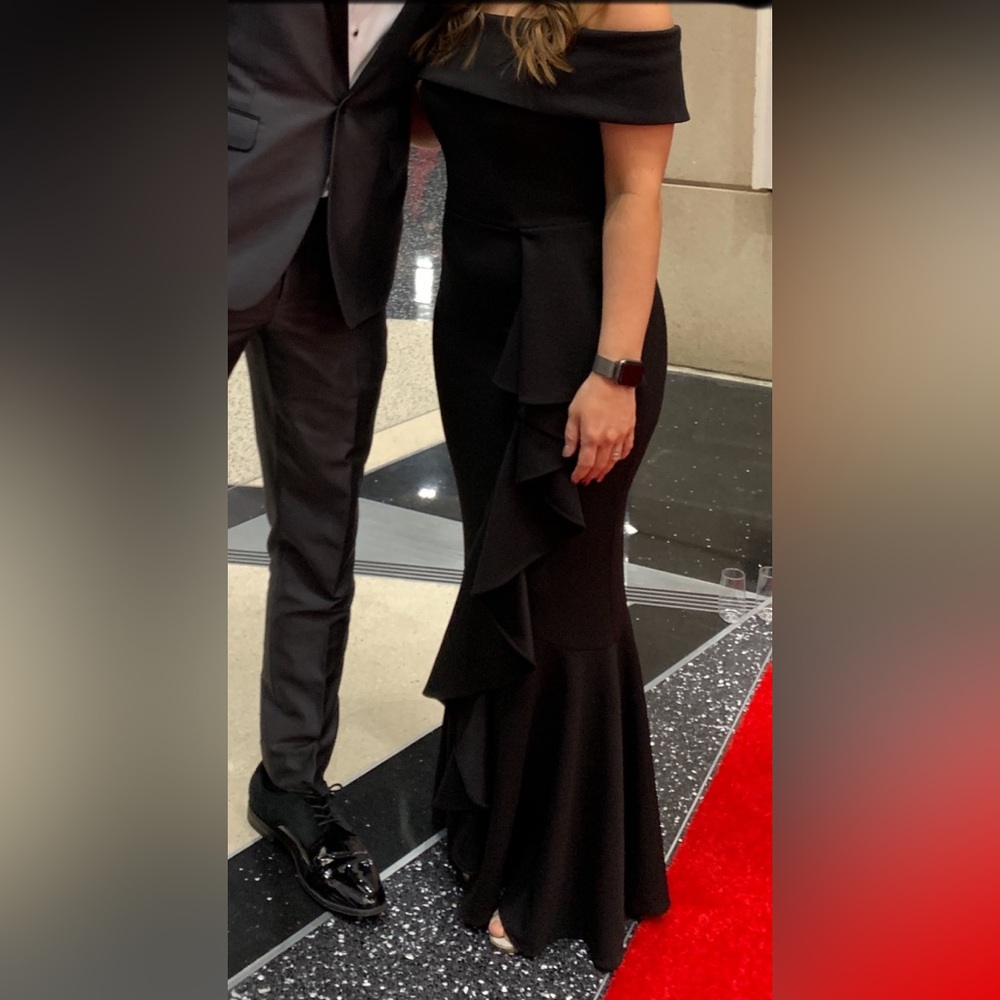 Black Off the Shoulder Mermaid Gown - Picture 7 of 8